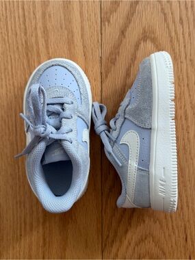 Nike girls sneakers 7c light blue/lavender